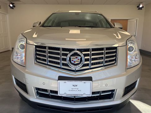 Used 2016 Cadillac SRX Luxury FWD image 5
