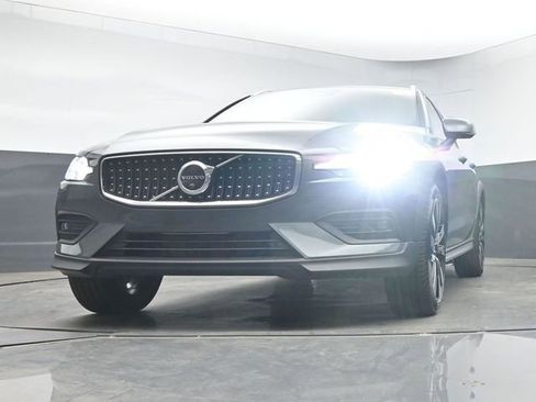 New 2026 Volvo V60 B5 Cross Country Ultra w/ Protection Package Premier AWD/4WD image 41