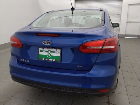 Used 2018 Ford Focus SE w/ Cold Weather Package FWD image 7
