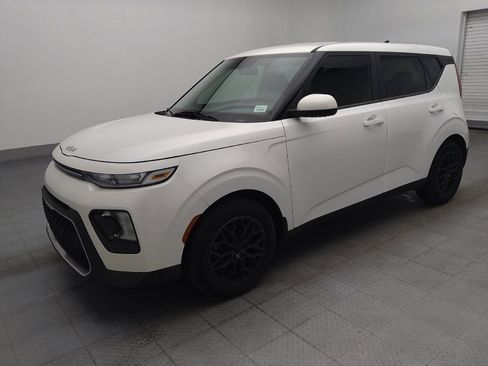 Used 2022 Kia Soul LX FWD image 2