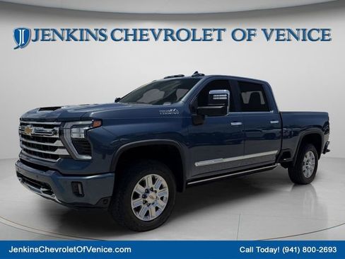 Used 2024 Chevrolet Silverado 2500 High Country w/ High Country Premium Package AWD/4WD image 11
