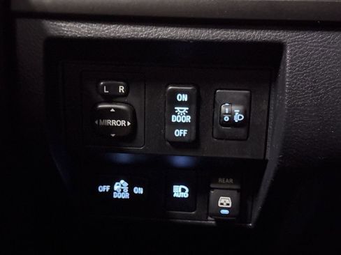 Used 2018 Toyota Tundra SR5 w/ TRD Sport Package AWD/4WD image 19