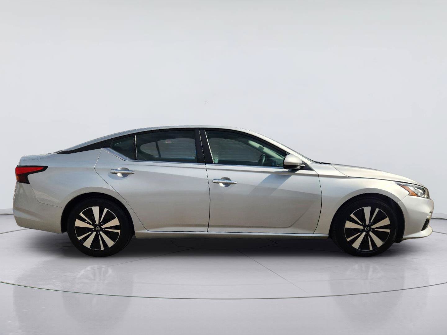 Used 2022 Nissan Altima 2.5 SV FWD image 4