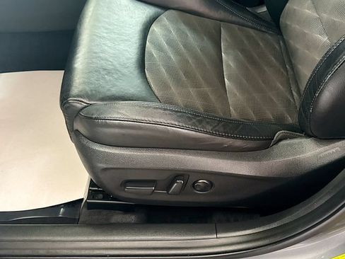 Used 2018 Hyundai Sonata Sport w/ Tech Package 05 FWD image 19