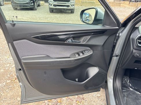 Used 2025 Chevrolet TrailBlazer LT w/ Driver Confidence Package image 20