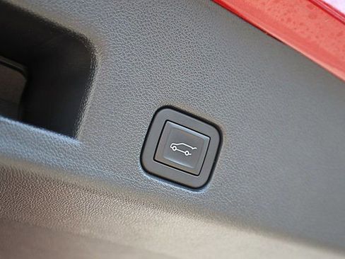 Used 2024 Chevrolet Traverse Z71 image 26