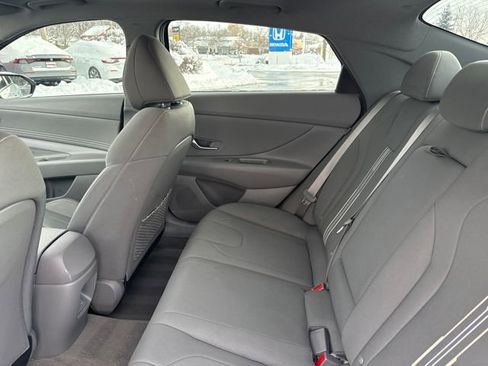 Certified 2025 Hyundai Elantra SEL w/ Cargo Package image 20