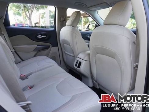 Used 2019 Jeep Cherokee Latitude w/ Popular Appearance Group FWD image 81