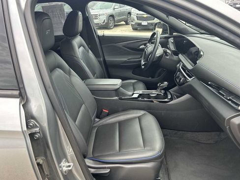 Used 2024 Buick Envista Sport Touring w/ Convenience II Package FWD image 27