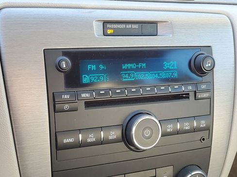 Used 2008 Chevrolet Impala LT w/ Luxury Edition Package image 15