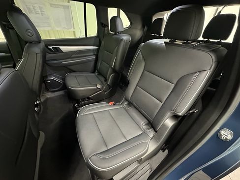 Certified 2025 Buick Enclave Preferred image 26