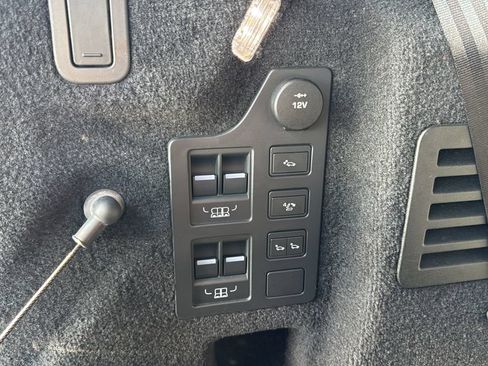 Used 2017 Land Rover Discovery HSE Luxury AWD/4WD image 35