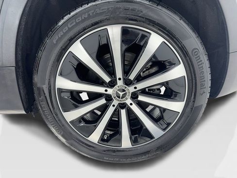 Used 2022 Mercedes-Benz GLB 250 w/ Premium Package Lite image 38