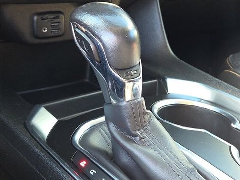 Used 2021 Chevrolet Traverse RS image 23