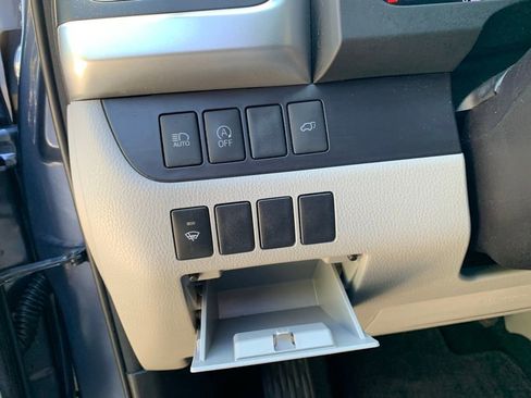 Used 2018 Toyota Highlander XLE FWD image 17