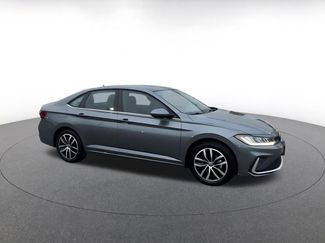 Used 2025 Volkswagen Jetta SE video 2