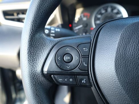 Used 2022 Toyota Corolla LE image 20