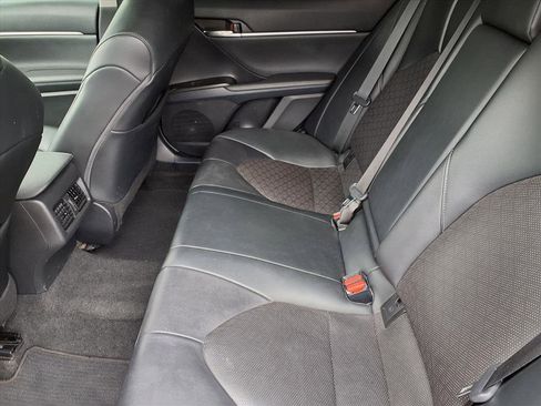 Used 2022 Toyota Camry XSE image 11