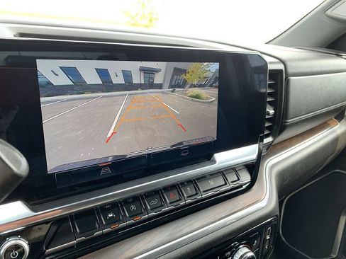 Used 2025 GMC Sierra 1500 SLT AWD/4WD image 25