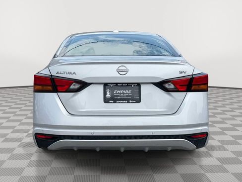 Used 2024 Nissan Altima 2.5 SV FWD image 7