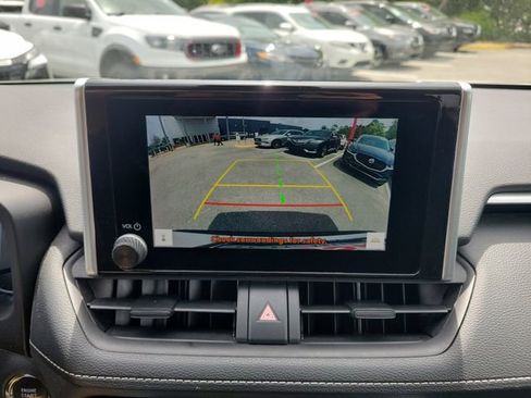 Used 2024 Toyota RAV4 XLE FWD image 30