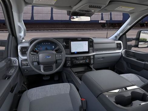New 2026 Ford F250 XLT w/ XLT Premium Package AWD/4WD image 9