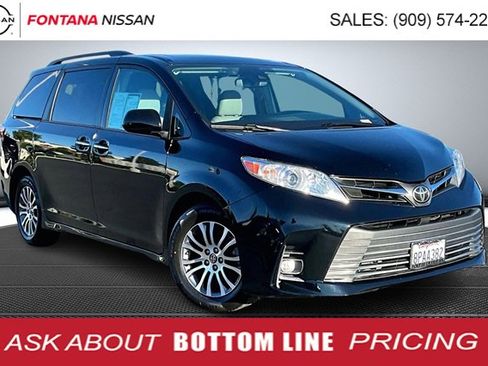 Used 2018 Toyota Sienna XLE Premium image 1