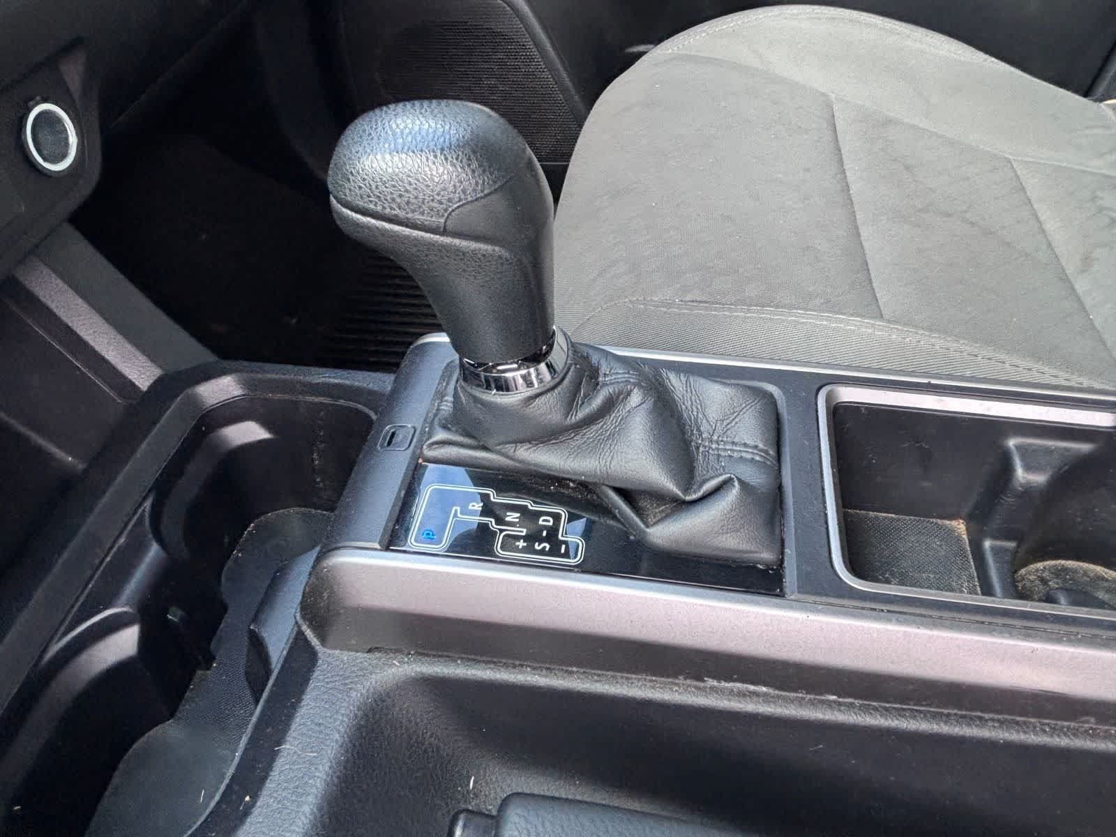 Used 2021 Toyota Tacoma SR5 RWD image 23