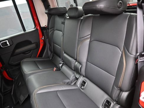 New 2025 Jeep Gladiator Sport image 29