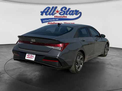 Used 2025 Hyundai Elantra Sport FWD image 6