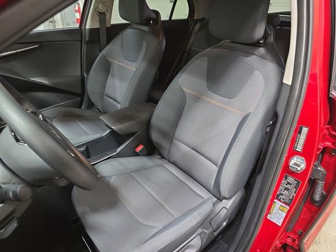 Used 2024 Kia Niro LX image 16