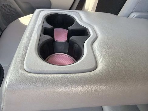 Used 2019 Jeep Compass Latitude FWD image 13