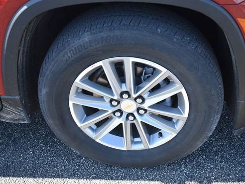 Used 2022 Chevrolet Traverse LT AWD/4WD image 11