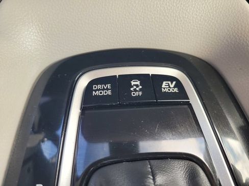 Used 2024 Toyota Corolla LE AWD/4WD image 24