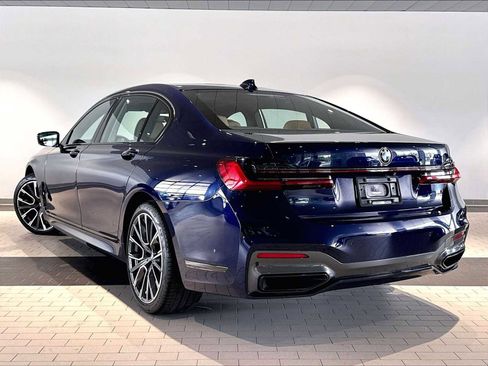 Used 2021 BMW 750i xDrive w/ Executive Package AWD/4WD image 3