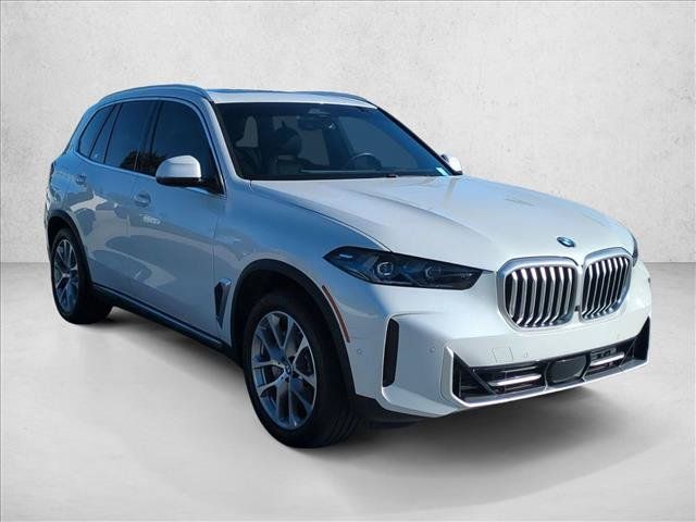 Used 2024 BMW X5 xDrive40i w/ Premium Package AWD/4WD image 3