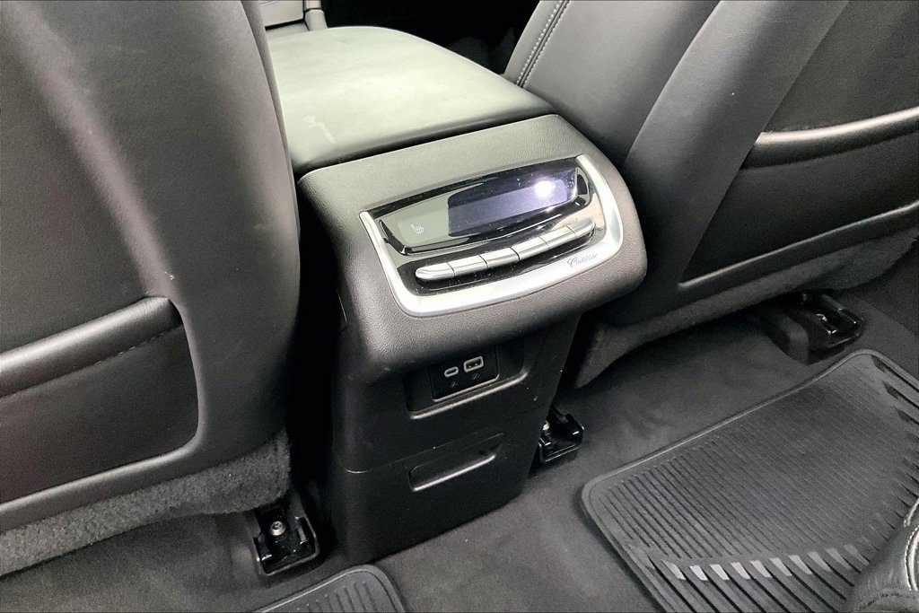 Used 2024 Cadillac XT6 AWD image 29