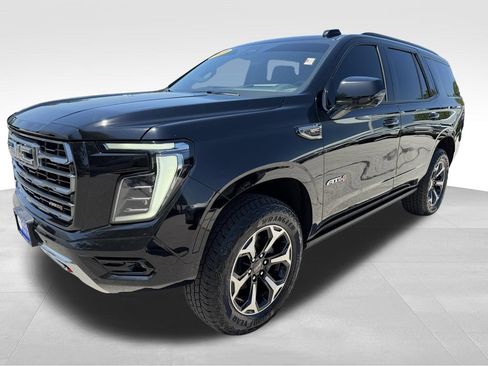 Used 2025 GMC Yukon AT4 w/ AT4 Premium Package AWD/4WD image 3