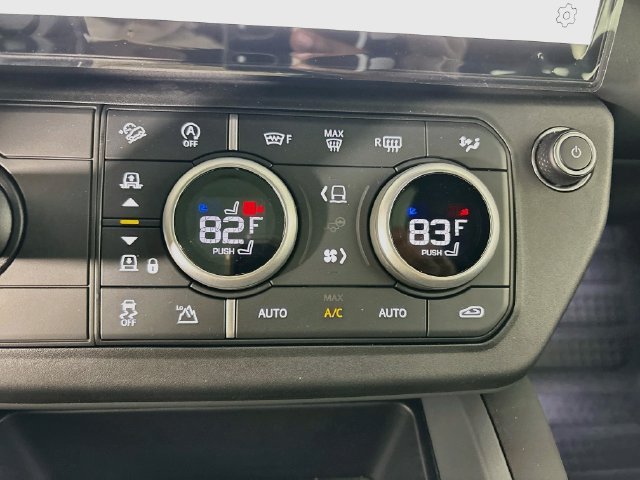 New 2026 Land Rover Defender 110 X-Dynamic SE AWD/4WD image 17
