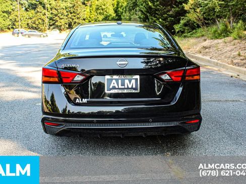 Used 2025 Nissan Altima 2.5 SV FWD image 9