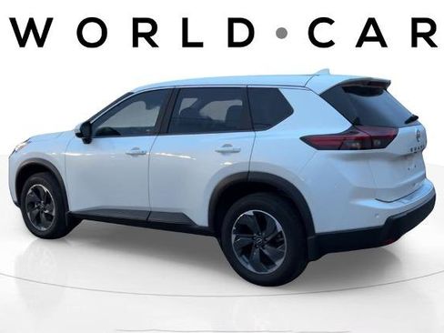 Certified 2025 Nissan Rogue SV image 5