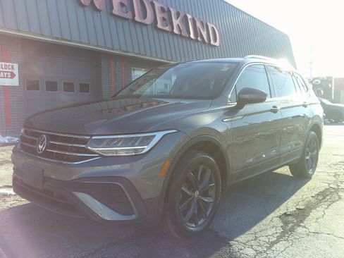 Used 2022 Volkswagen Tiguan SE image 10