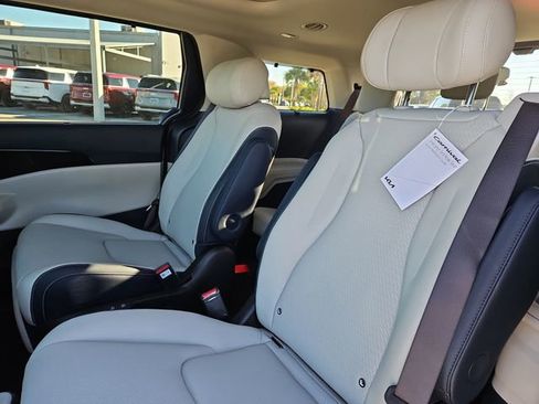 New 2026 Kia Carnival SX Prestige FWD image 8