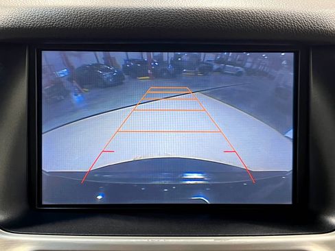 Used 2016 GMC Yukon SLT w/ Open Road Package AWD/4WD image 12