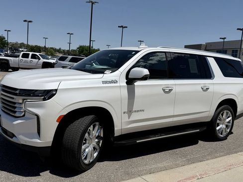 Used 2022 Chevrolet Suburban High Country AWD/4WD image 4