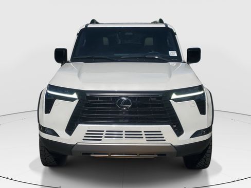 Used 2024 Lexus GX 550 image 2