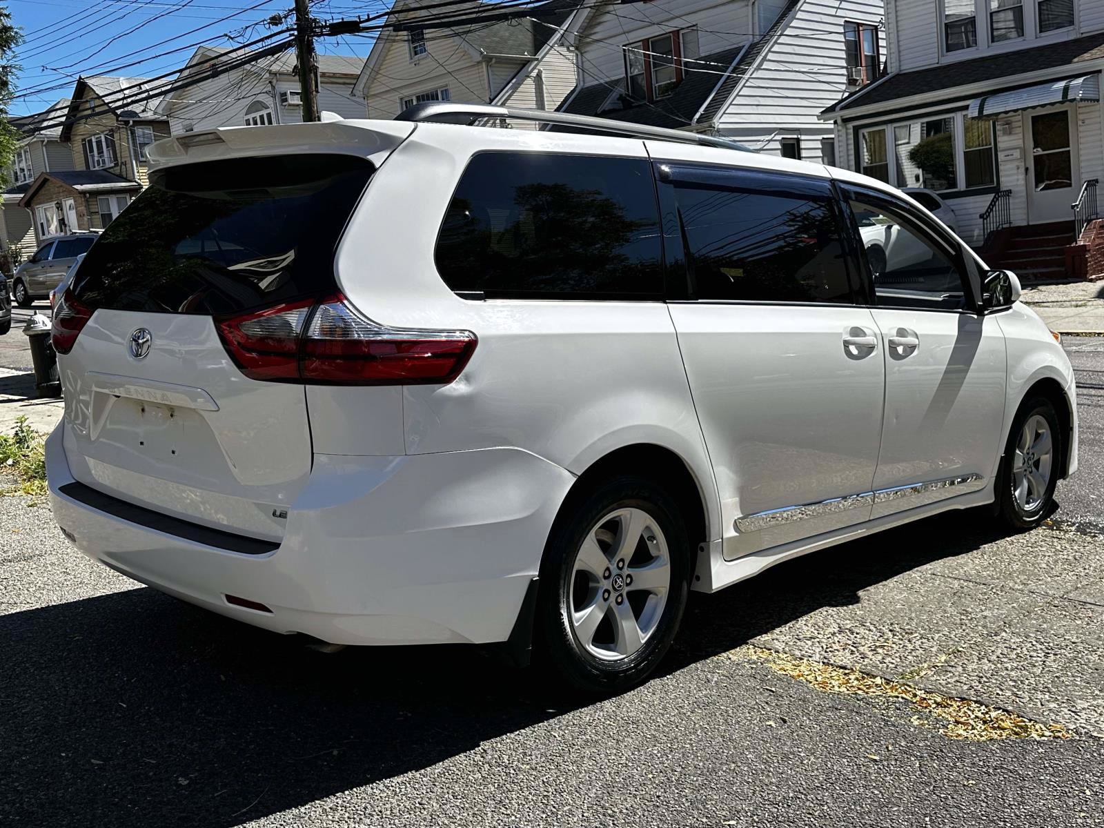 Certified 2020 Toyota Sienna LE FWD image 6