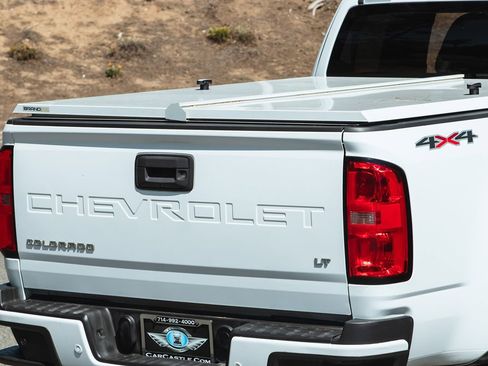 Used 2021 Chevrolet Colorado LT w/ Fleet Safety Package image 8