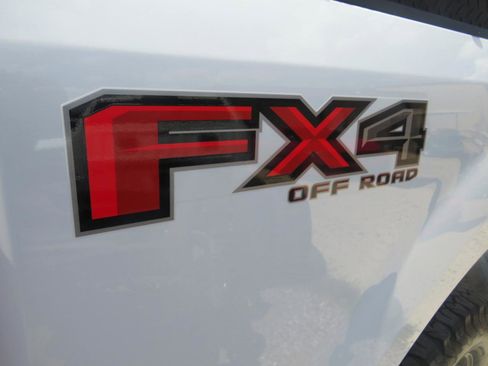 Used 2019 Ford F250 XL w/ Power Equipment Group AWD/4WD image 33