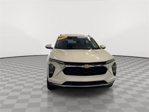 Certified 2024 Chevrolet Trax LT image 3